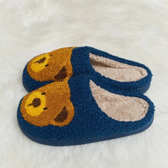 Cozy Teddy Bear Print Plush Slide Slippers - Picture 7 of 14